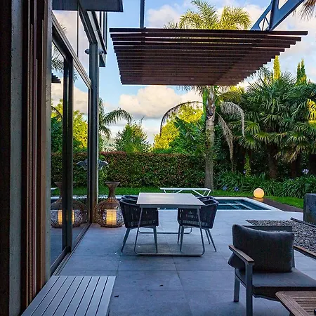 Nola Villa *